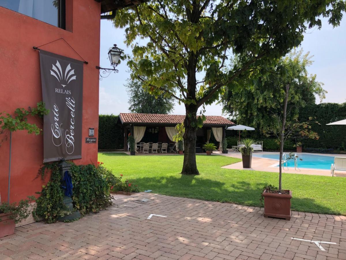 Relais Corte Bercelli ヴァレッジョ・スル・ミンチョ エクステリア 写真